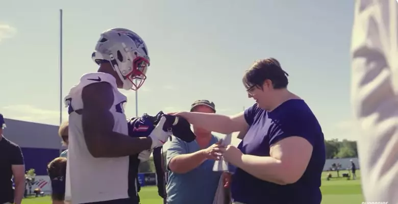 Patriots Kick Off Camp With Paws And Play Event